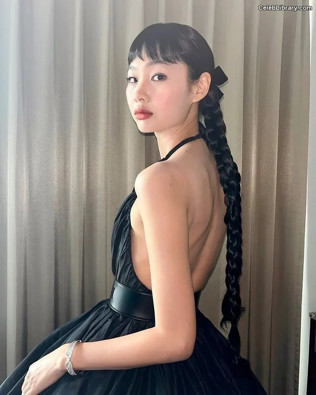 Jung Ho-yeon photo 23 of 336