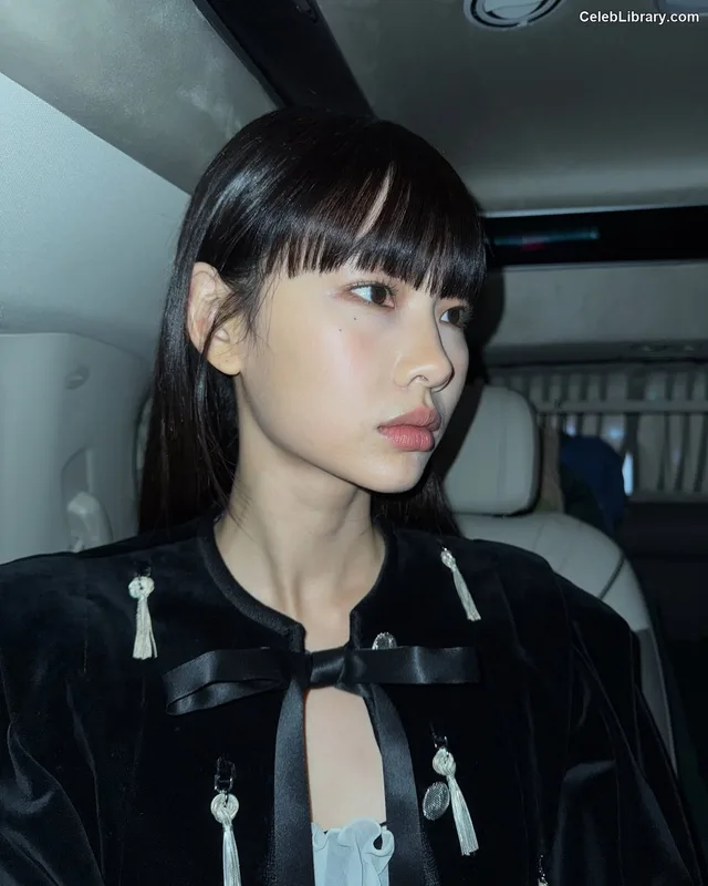 Jung Ho-yeon photo 4 of 336