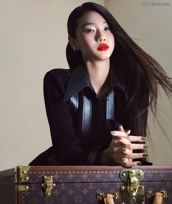 Jung Ho-yeon photo 9 of 336
