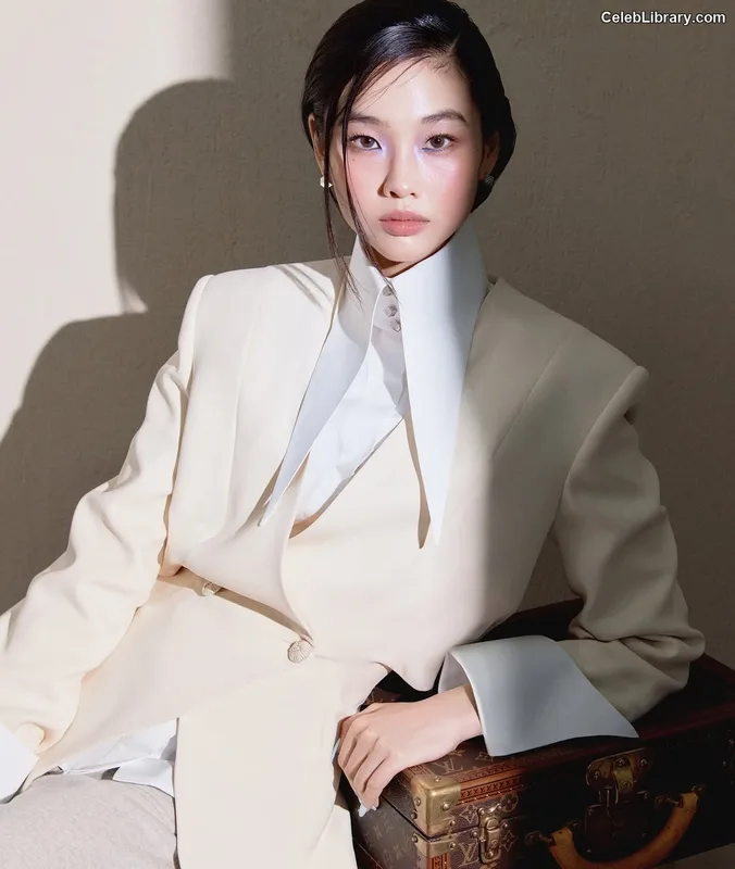 Jung Ho-yeon photo 10 of 336