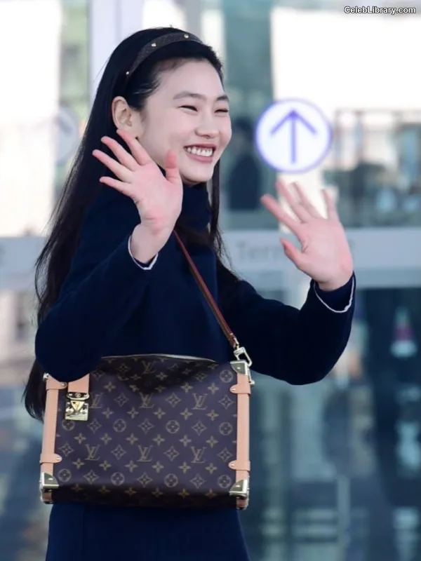 Jung Ho-yeon photo 21 of 336