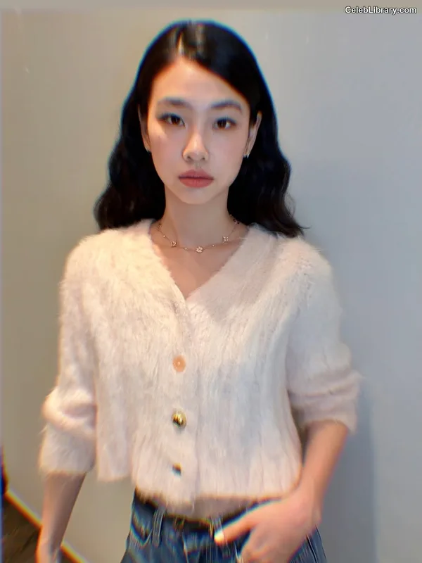 Jung Ho-yeon photo 3 of 336