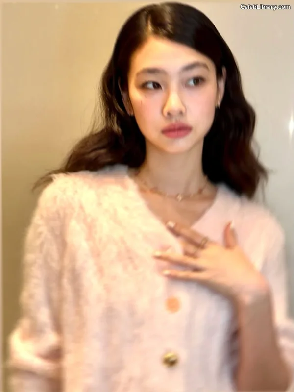 Jung Ho-yeon photo 4 of 336