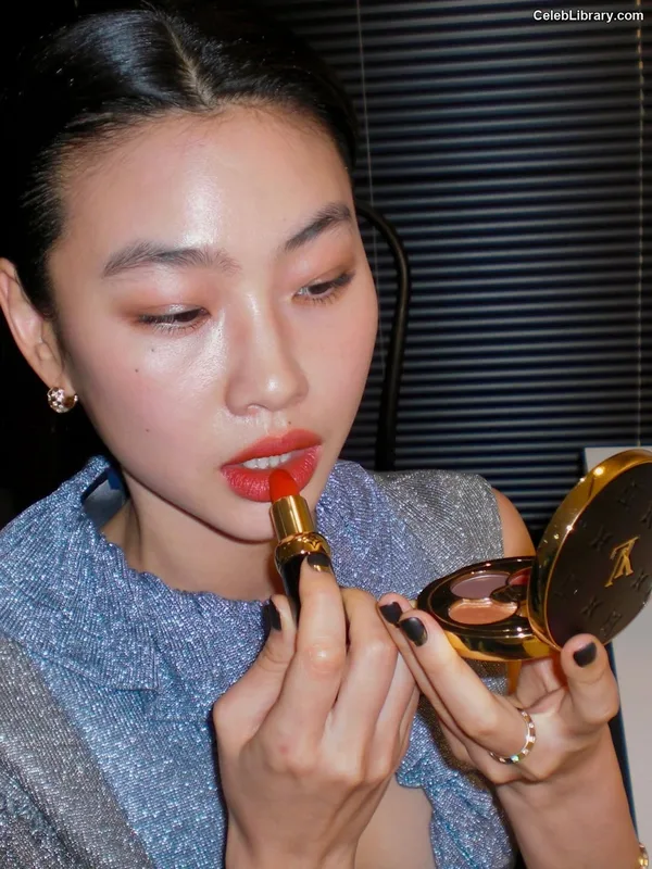 Jung Ho-yeon photo 9 of 336