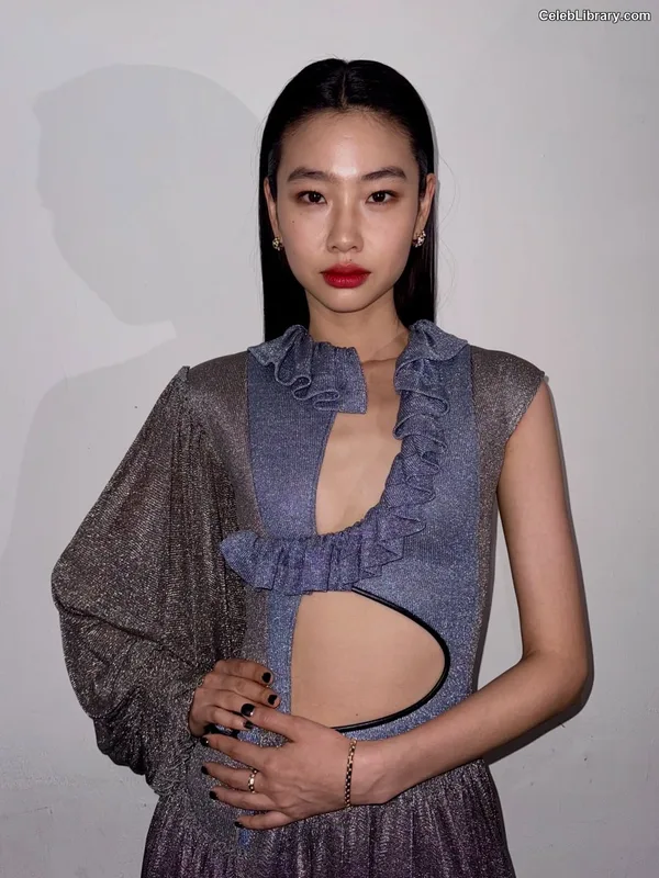 Jung Ho-yeon photo 16 of 336
