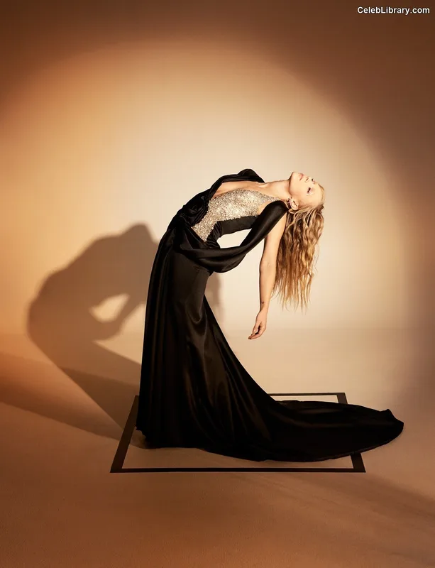 Juno Temple photo 11 of 66