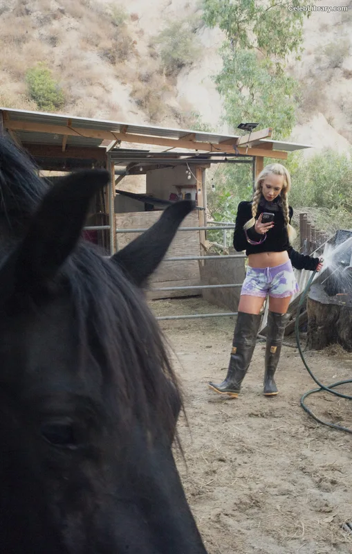 Juno Temple photo 22 of 66
