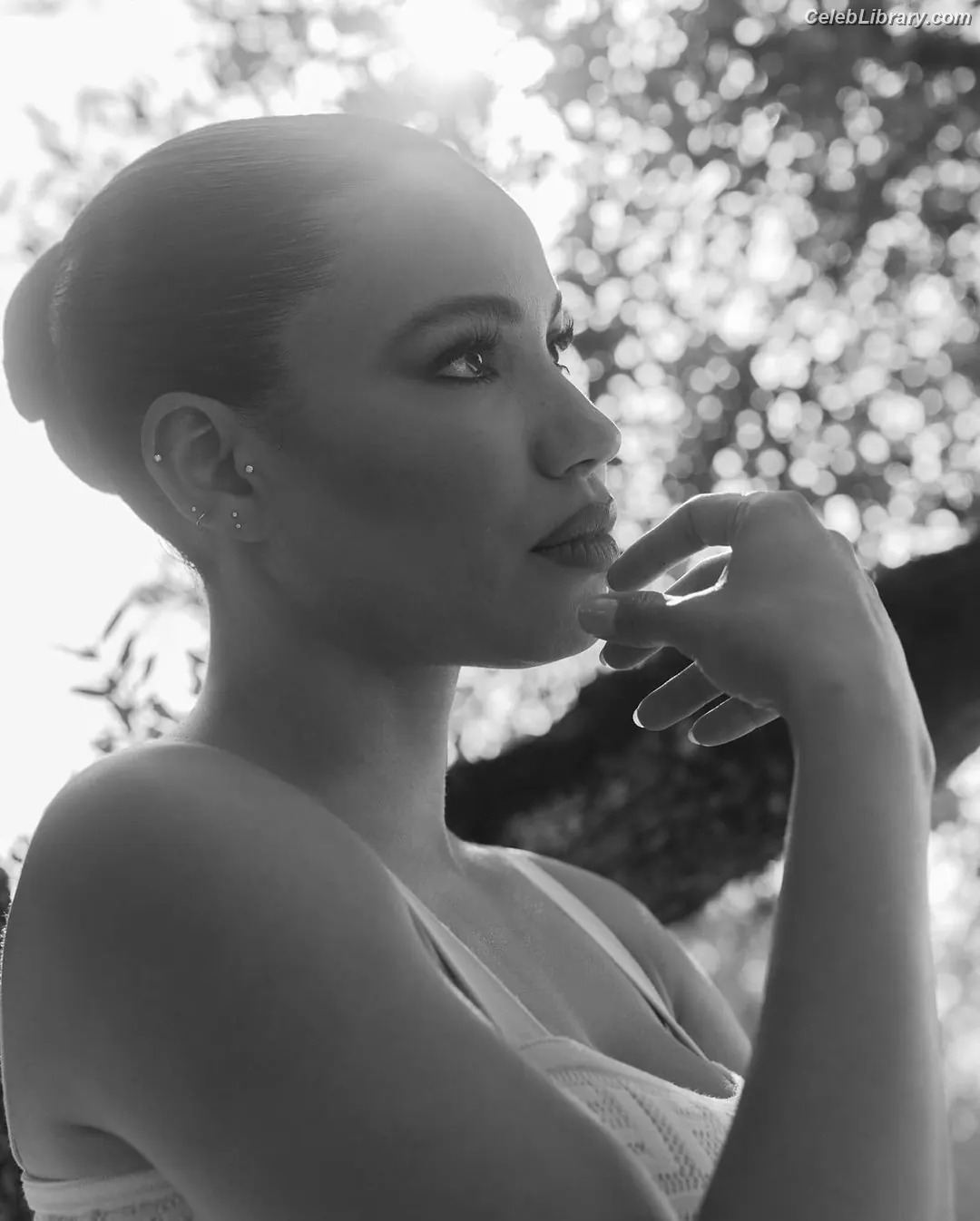 Jurnee Smollett photo 21 of 1219