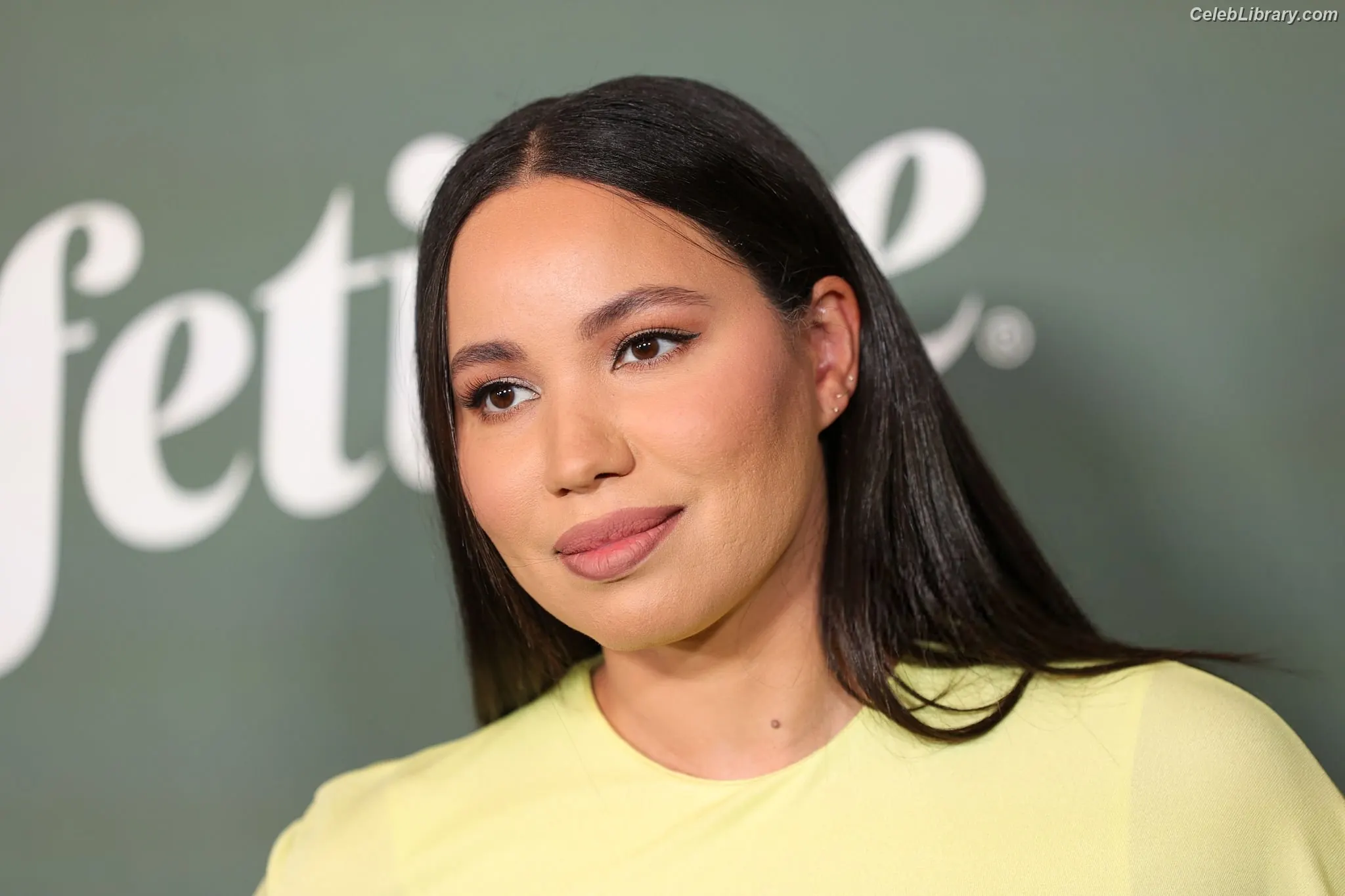 Jurnee Smollett photo 18 of 1219