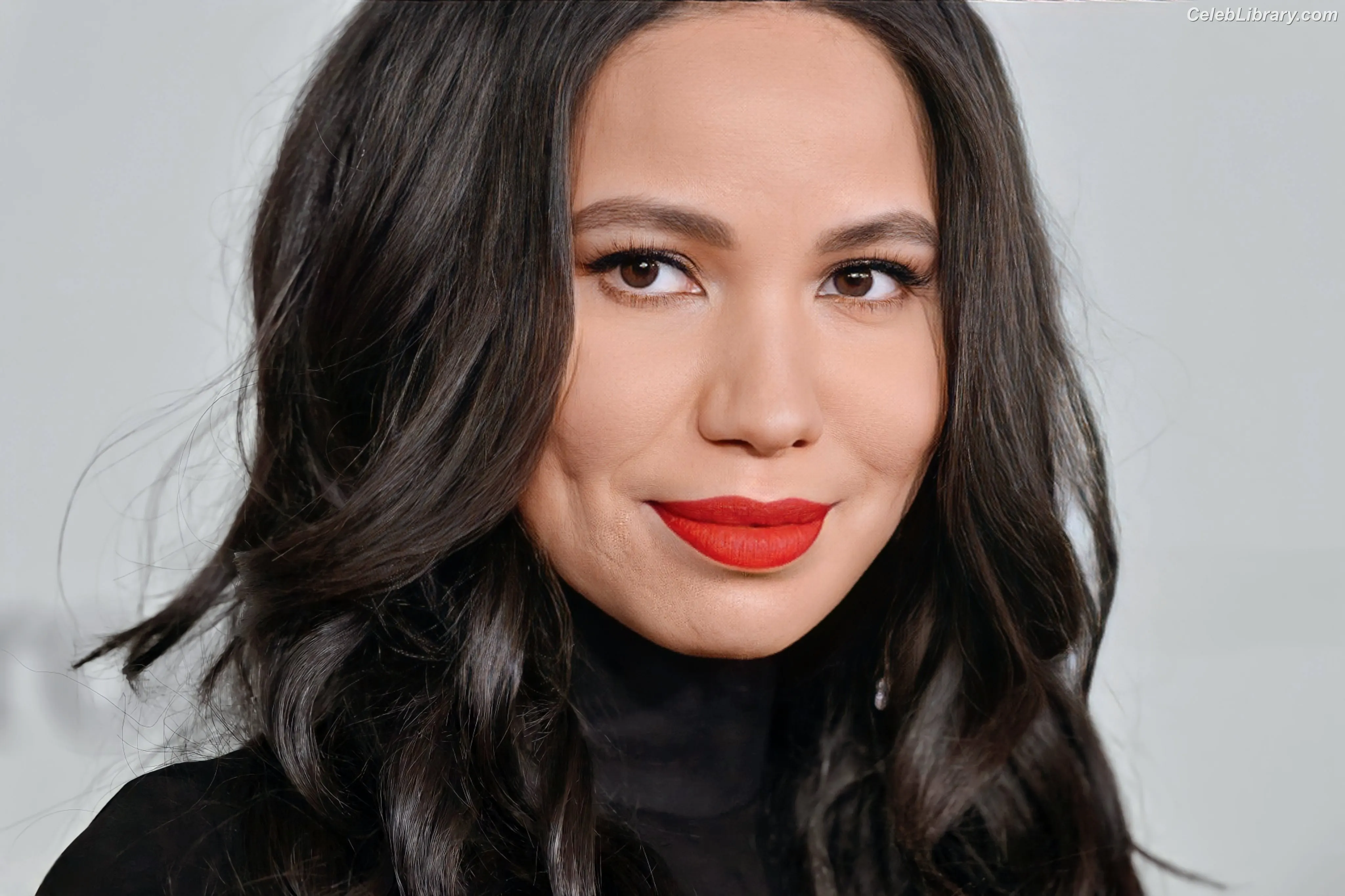 Jurnee Smollett photo 20 of 1219