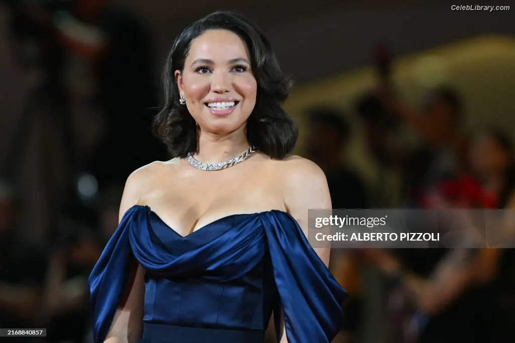 Jurnee Smollett photo 21 of 1219