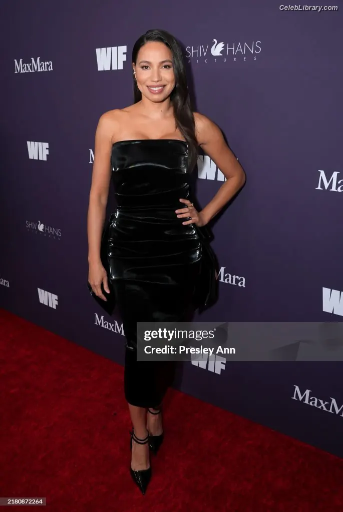Jurnee Smollett photo 21 of 1219