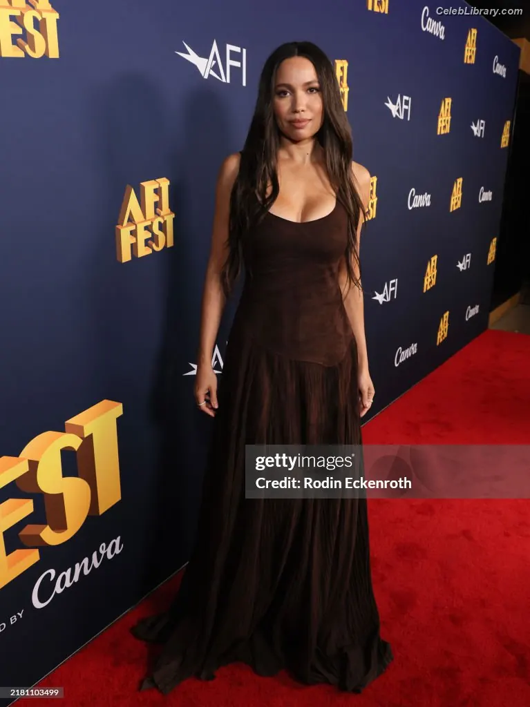 Jurnee Smollett photo 2 of 1219
