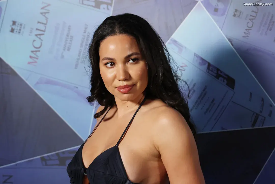 Jurnee Smollett photo 7 of 1219