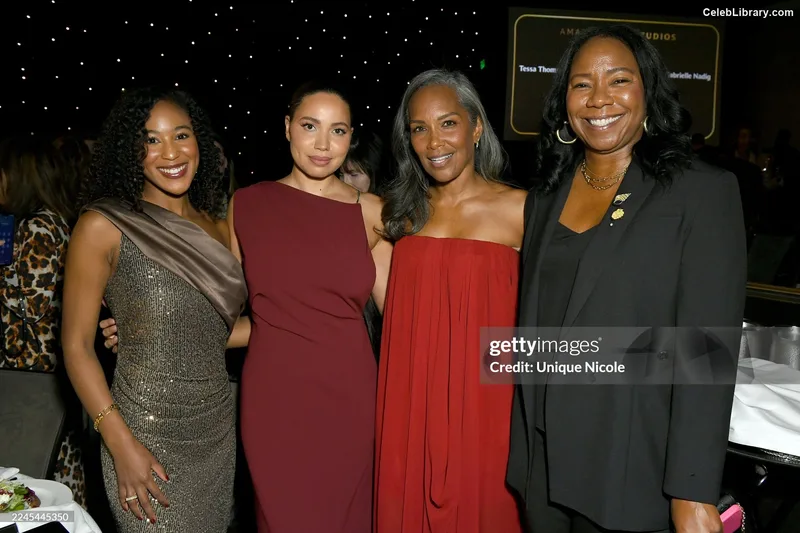 Jurnee Smollett photo 1 of 1220