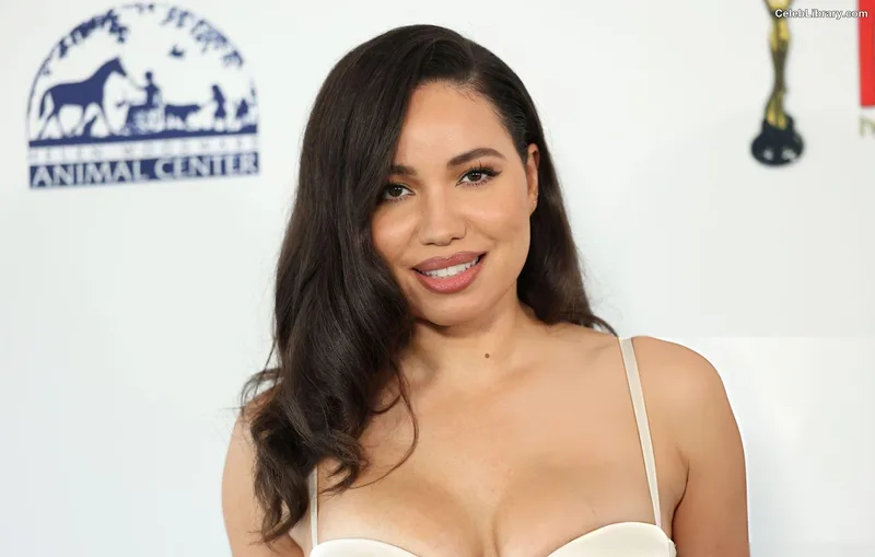 Jurnee Smollett photo 15 of 1220