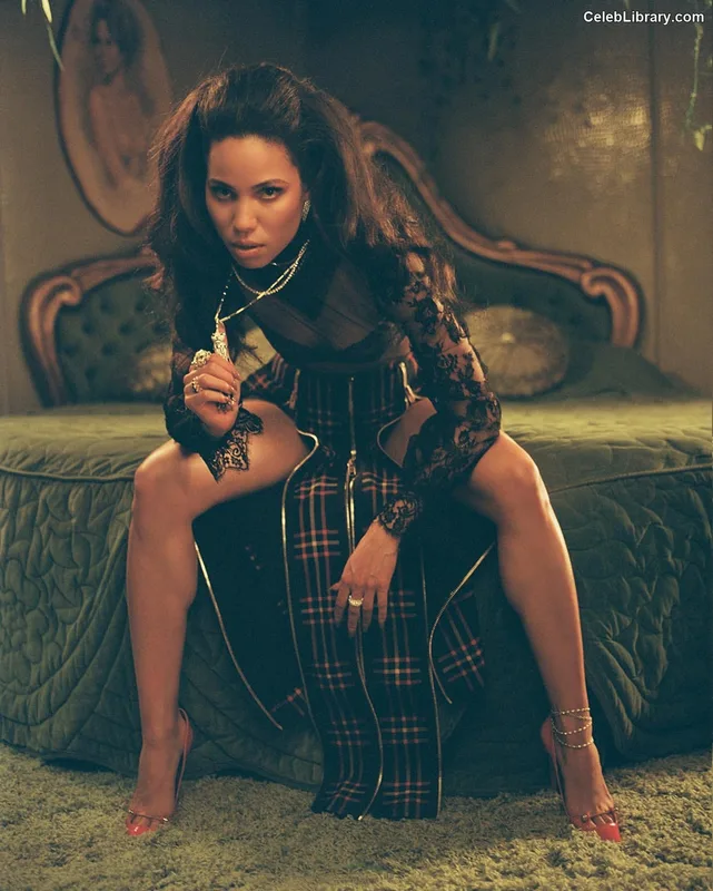 Jurnee Smollett photo 21 of 1220
