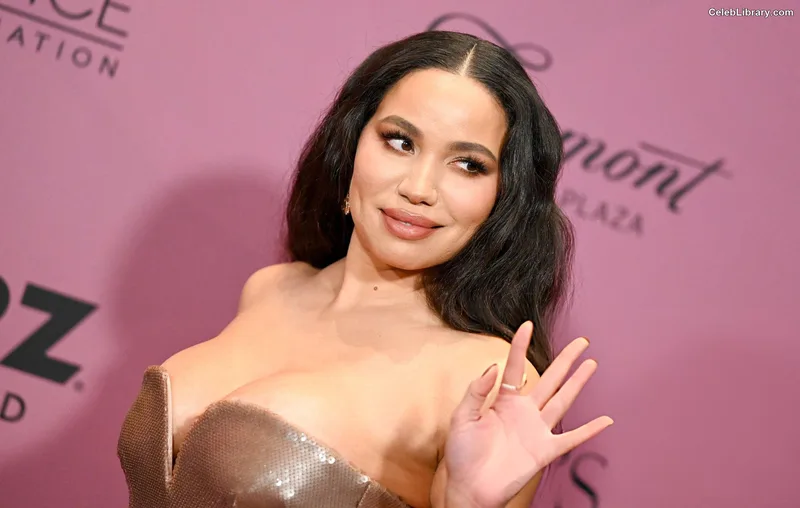 Jurnee Smollett photo 1 of 1220