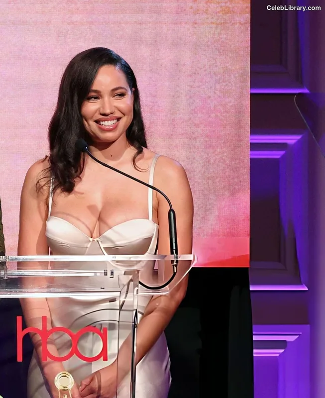 Jurnee Smollett photo 6 of 1220