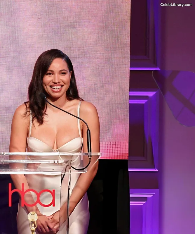 Jurnee Smollett photo 21 of 1220
