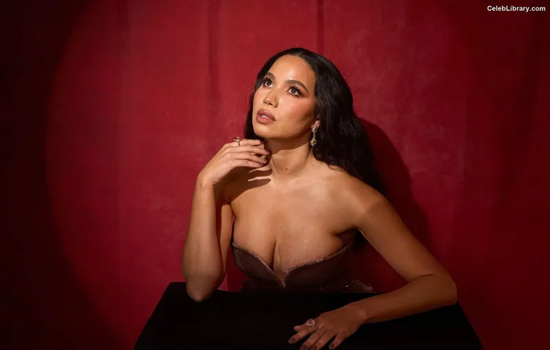 Jurnee Smollett photo 13 of 1220