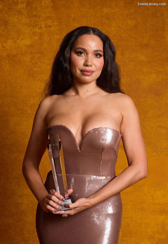 Jurnee Smollett photo 3 of 1220