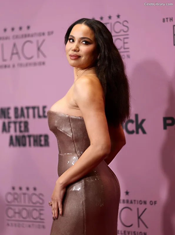 Jurnee Smollett photo 21 of 1220