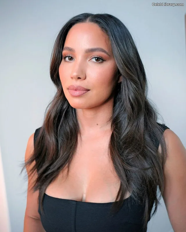 Jurnee Smollett photo 3 of 1220