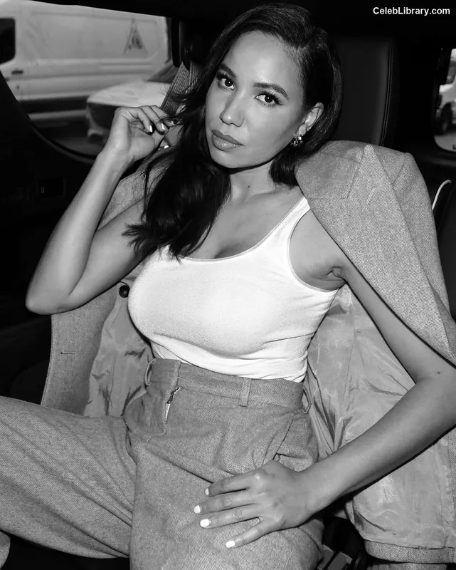 Jurnee Smollett photo 24 of 1220