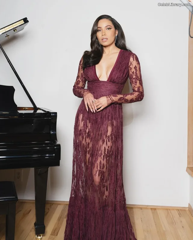 Jurnee Smollett photo 8 of 1220