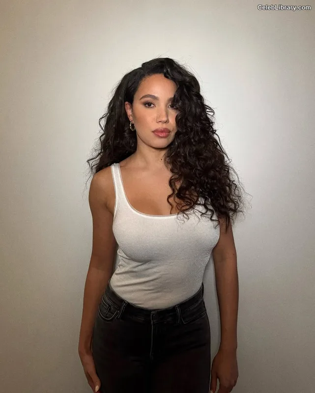 Jurnee Smollett photo 10 of 1220