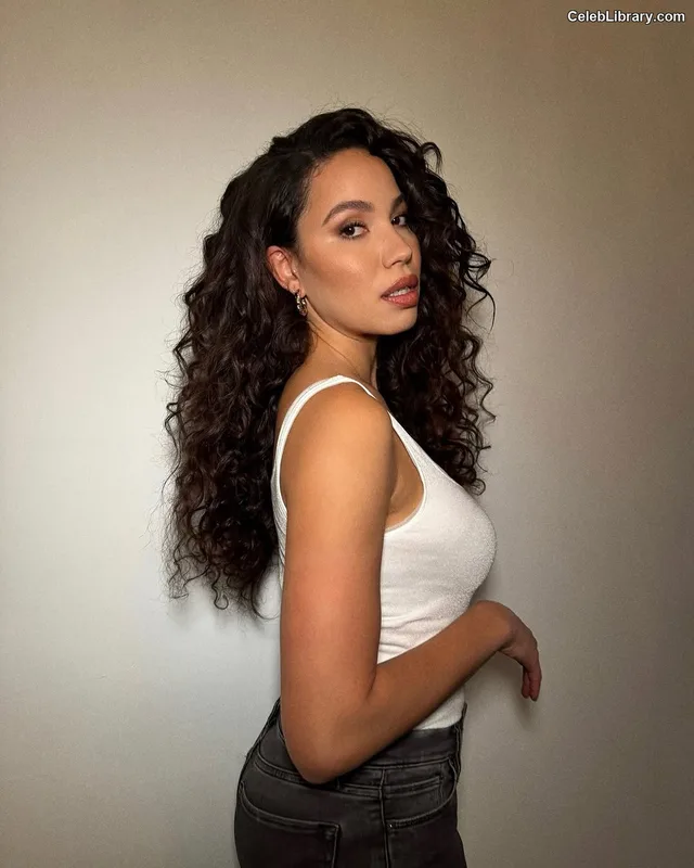 Jurnee Smollett photo 11 of 1220