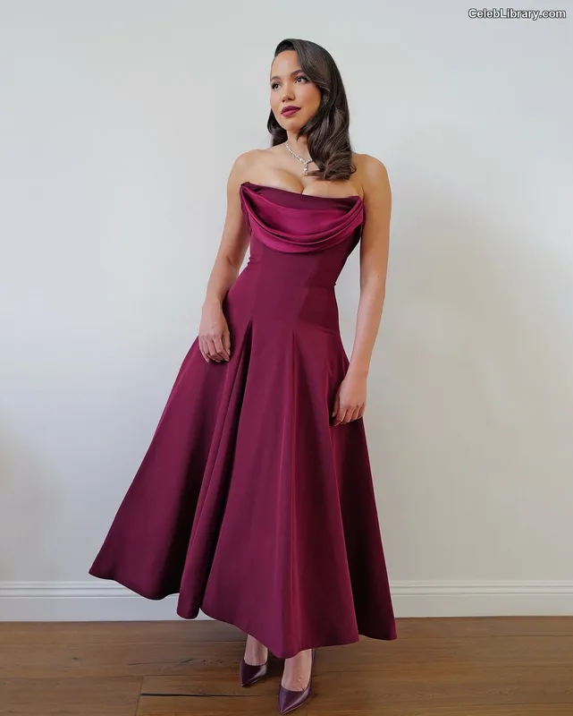 Jurnee Smollett photo 2 of 1220