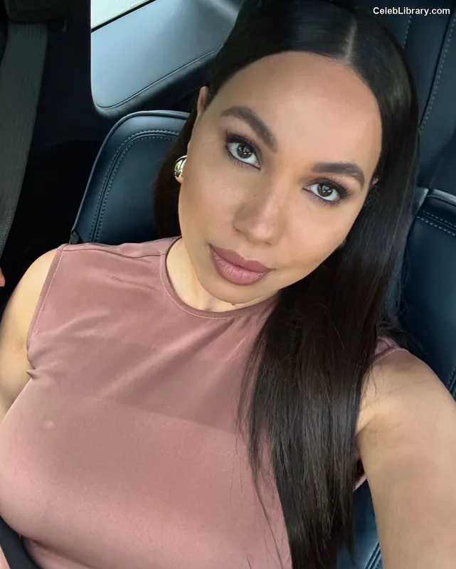 Jurnee Smollett photo 3 of 1220