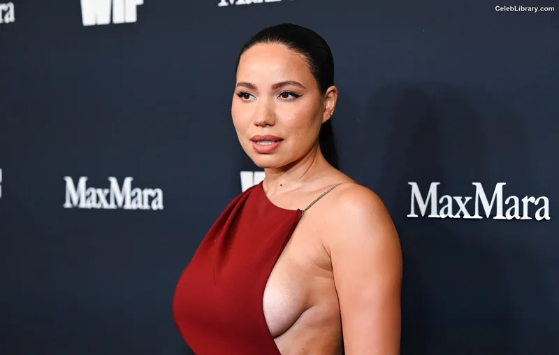 Jurnee Smollett photo 19 of 1220