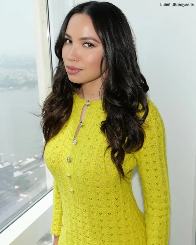 Jurnee Smollett photo 6 of 1220
