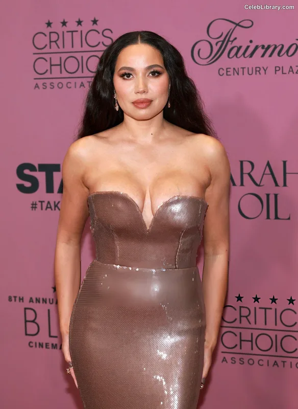 Jurnee Smollett photo 21 of 1220