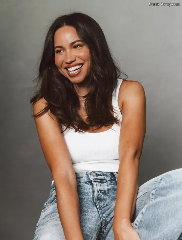 Jurnee Smollett photo 3 of 1220