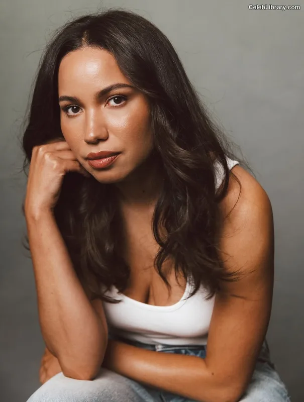 Jurnee Smollett photo 4 of 1220