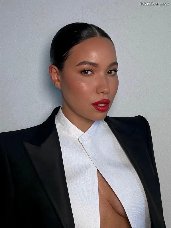 Jurnee Smollett photo 24 of 1220