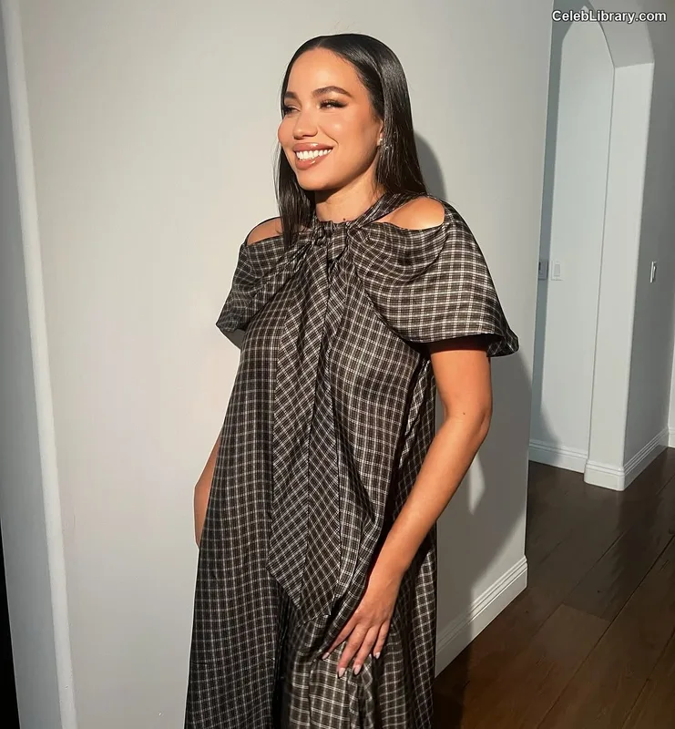 Jurnee Smollett photo 7 of 1220