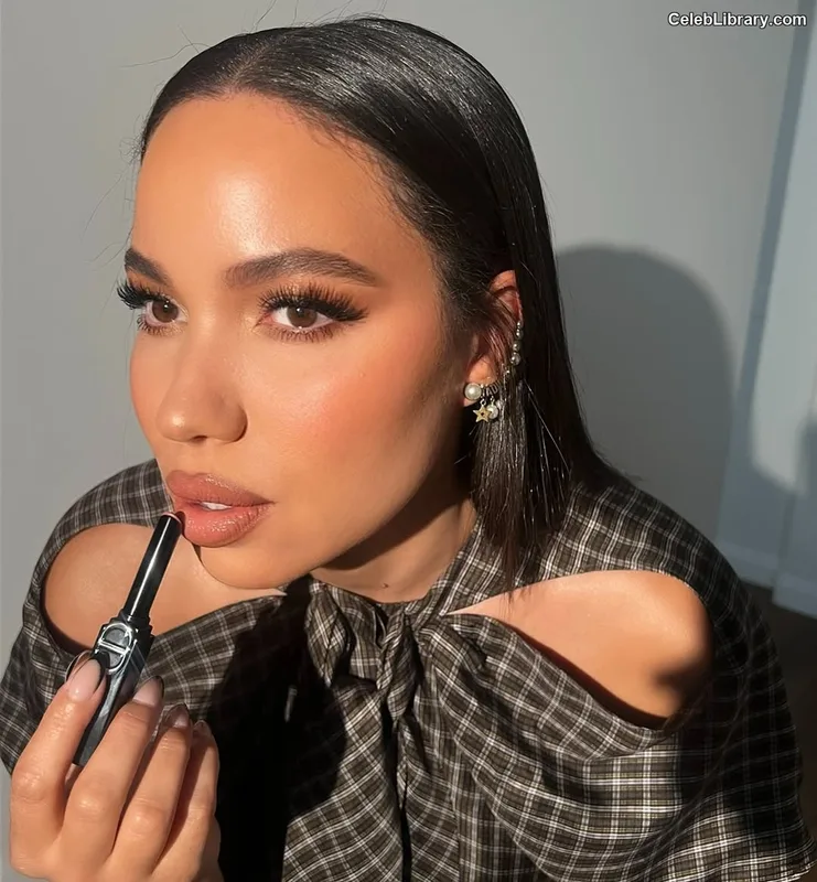 Jurnee Smollett photo 9 of 1220