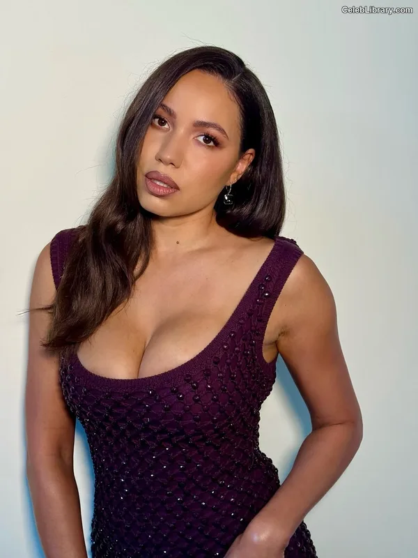 Jurnee Smollett photo 13 of 1220