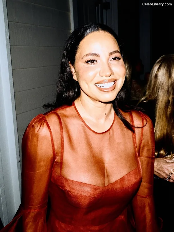 Jurnee Smollett photo 17 of 1220
