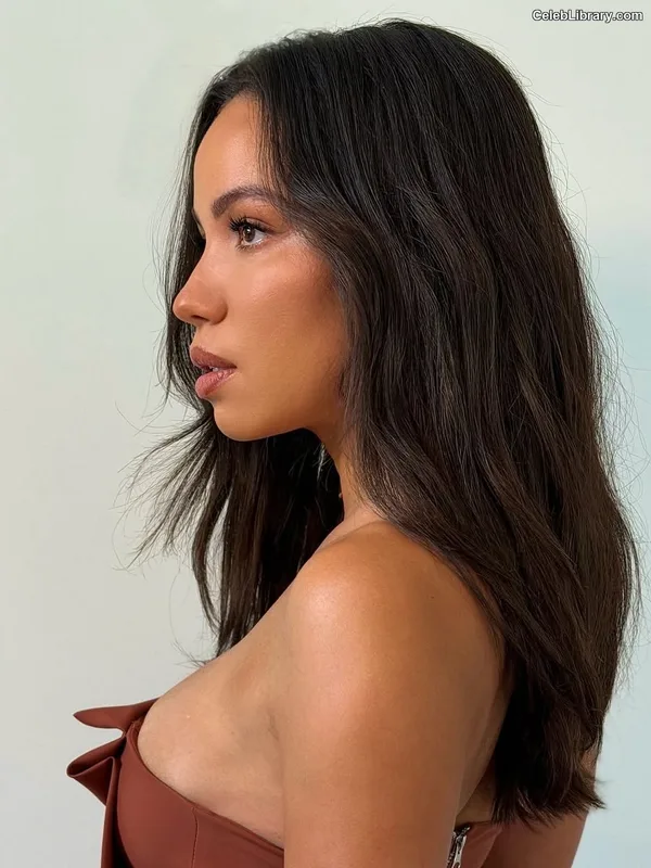 Jurnee Smollett photo 22 of 1220
