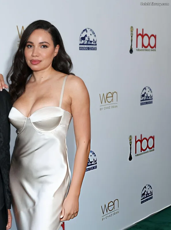 Jurnee Smollett photo 8 of 1220