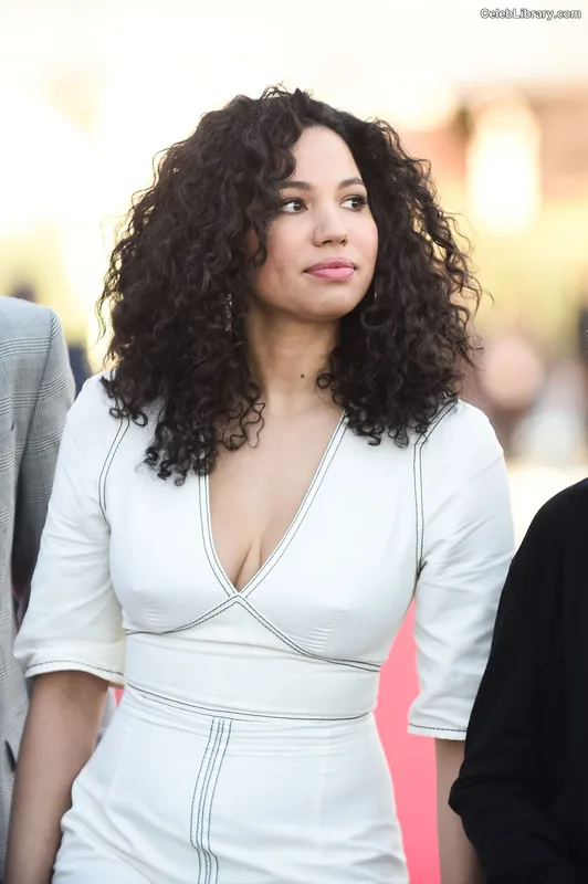 Jurnee Smollett photo 21 of 1220