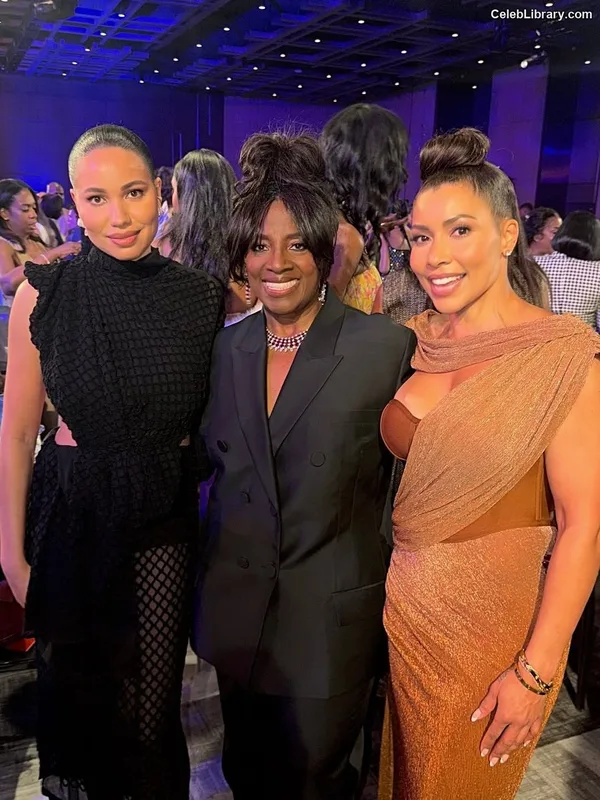 Jurnee Smollett photo 10 of 1220