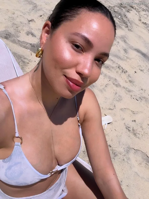 Jurnee Smollett photo 16 of 1220
