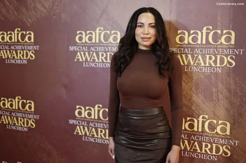 Jurnee Smollett photo 7 of 1220